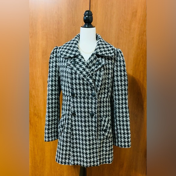 Jessica Simpson Jackets & Blazers - Jessica Simpson women's beautiful tweed coat.black & white